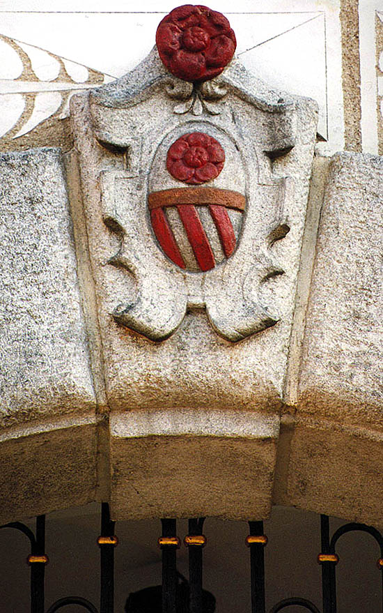 Horní Nr. 154, Rosenberger Wappen über dem Eintrittsportal