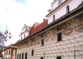 Horní 154, luneta on main facade 