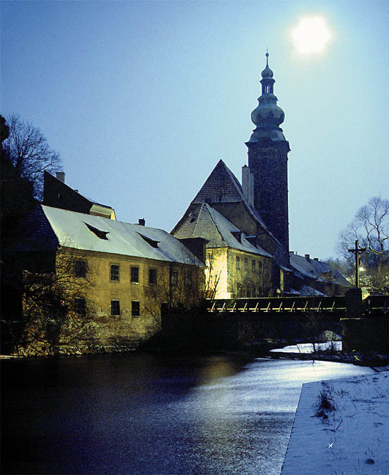 Český Krumlov, kostel sv. Jošta při úplňku, foto: Libor Sváček