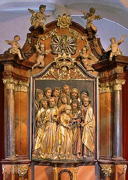 Kájov, Wallfahrtskirche, geschnitzter Altar mit Plastiken der Apostel und der Jungfrau Maria, foto:  Libor Sváček 