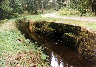 Schwarzenberg navigational canal, stone wall 
