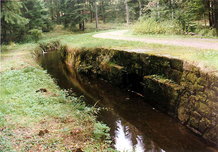 Schwarzenberger Schwemmkanal, steinerne Wand