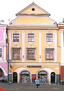 Náměstí Svornosti Nr. 15, Gesamtansicht, Zustand vor der Rekonstruktion , Foto: Ladislav Pouzar 