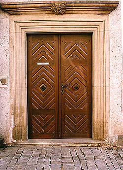 Panská no. 18, entrance portal 