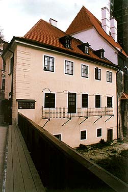 Latrán Nr. 2, Gesamtansicht vom Fluss Vltava (Moldau) 