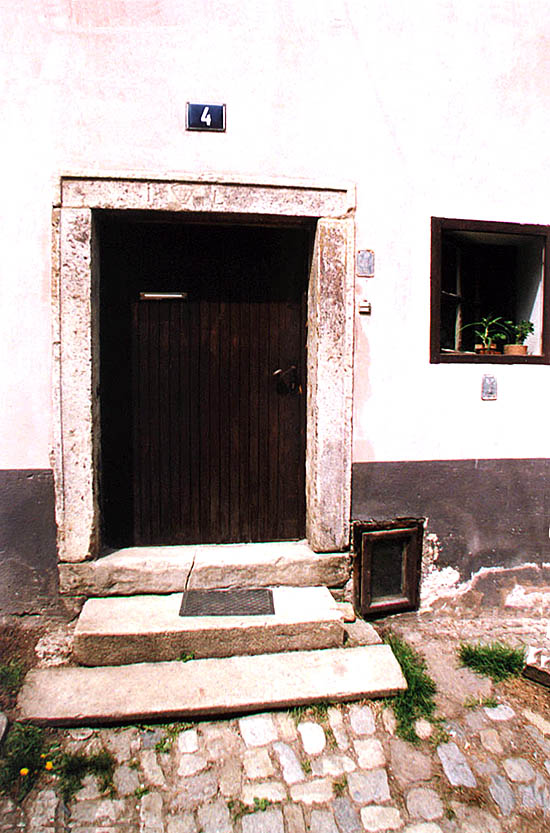 Rybářská no. 4, entrance portal