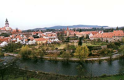 Český Krumlov, pivovarská zahrada, pohled od řeky Vltavy 