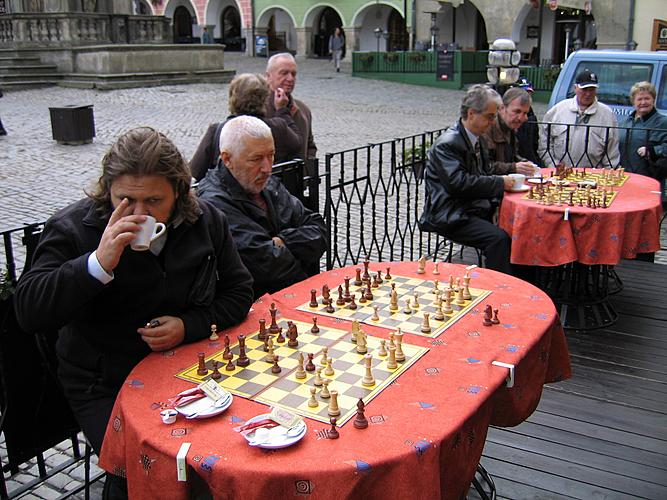 Obří šachovnice na náměstí