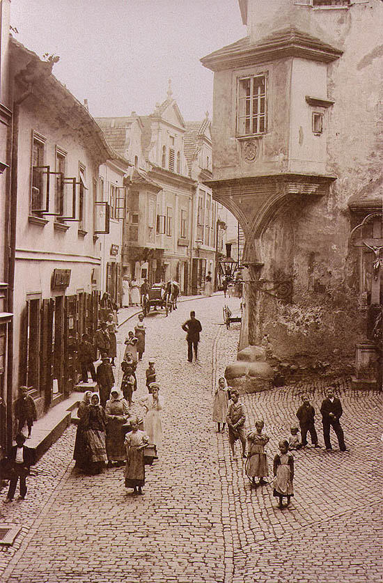 Horní č. p. 159, Kaplanka, pohled do Horní ulice, historické foto, foto: F.Wolf