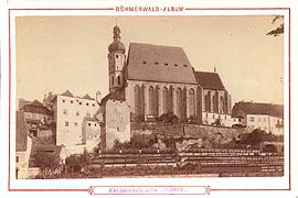 Kirche St. Veit in der Stadt Český Krumlov mit dem ursprünglichen barocken Turm, ein historisches Foto 