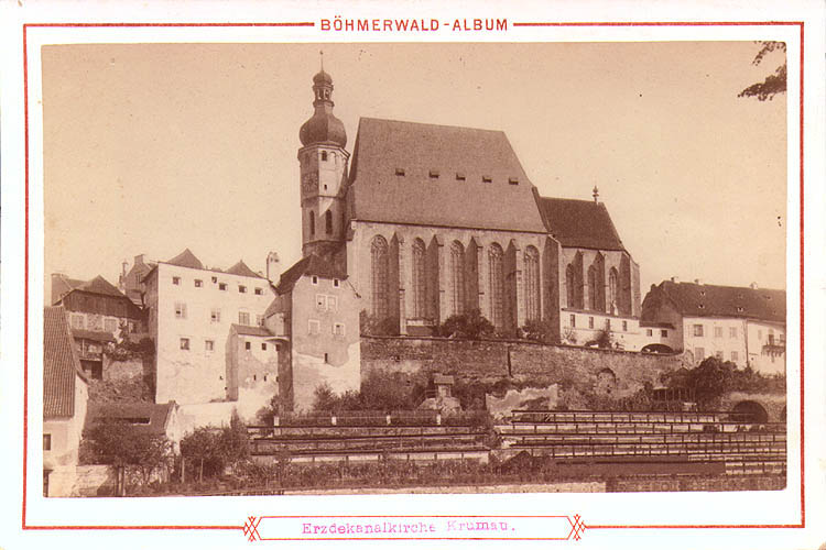 Kostel sv. Víta s původní barokní věží ve městě Český Krumlov, historické foto