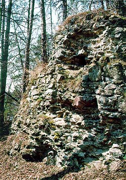 Castle Velešín, remains of walls, foto: Vladimír Šimeček 