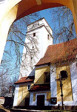 Velešín, kostel sv. Václava - exteriér, věž, foto: V. Šimeček 