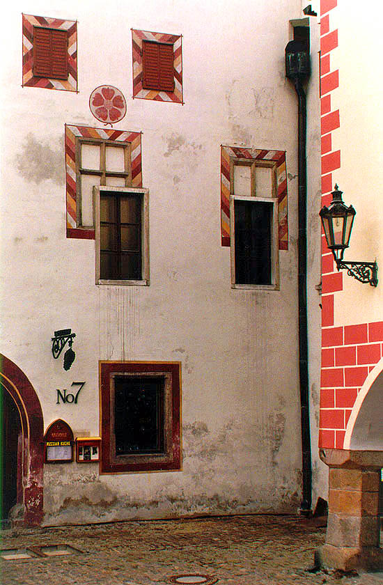 Náměstí Svornosti no. 7, semi-overview of the facade