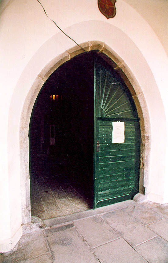 Náměstí Svornosti no. 1, entrance portal