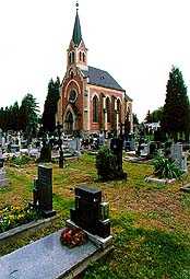 Český Krumlov town cemetery 
