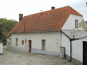 Latrán Nr. 92, Im Graben 