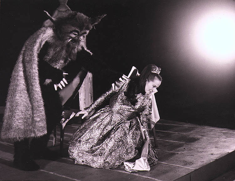 Revolving Auditorium in Český Krumlov, performance of Beauty and the Beast