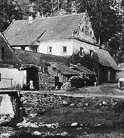 Hammermühle in Třísov, ein historisches Foto 
