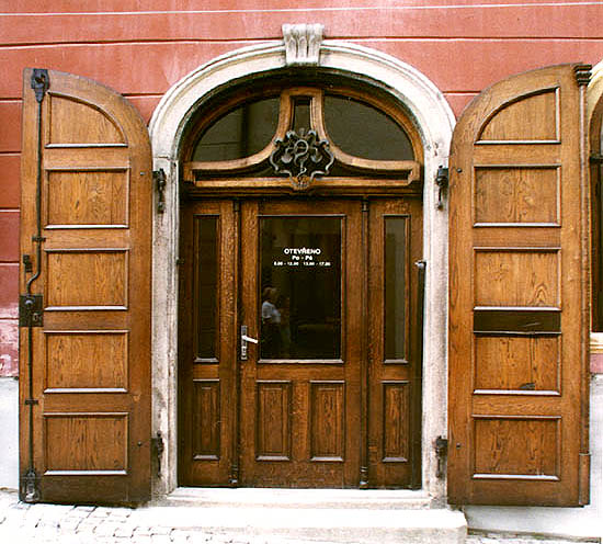 Panská no. 16, entrance portal