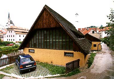 Rybářská Nr. 8, Ansicht von der Rybářská-Gasse (Fischergasse) 