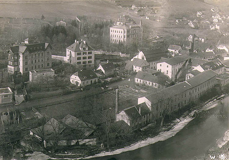 Die Papiermühle und Villa von Ignác Spiro, ein historisches Foto