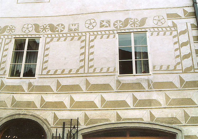 Latrán no. 43, grafitto on the facade