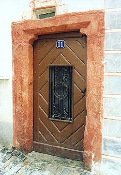 Latrán Nr. 11, Portal 