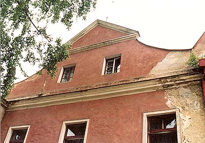 Latrán no. 74, gable 