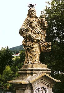Vyšší Brod, socha sv. Anny od Josefa Dietricha z 1. poloviny 18. století, celek, foto: Lubor Mrázek 