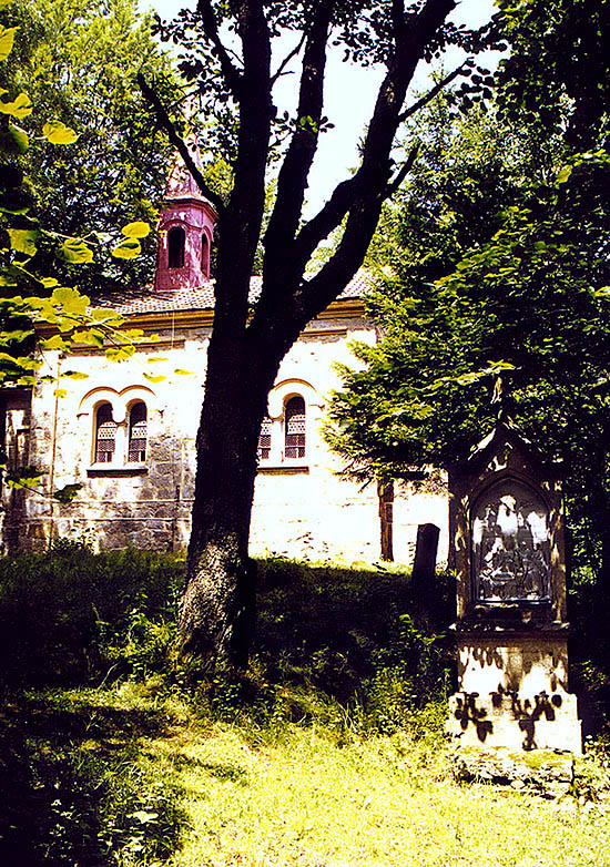 Place of pilgrimage Maria Rast near Vyšší Brod, Neoromanesque chapel of the Virgin Mary from 19th century, entrance portal, in the foreground one of the stations of the Path of the Cross, foto: Lubor Mrázek