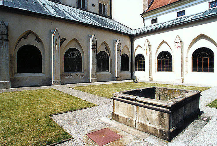 Monastery Zlatá Koruna, paradise courtyard