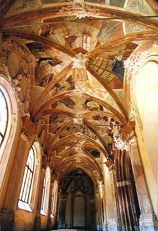 Monastery Zlatá Koruna, overview, painted decorations of the area of cross corridor