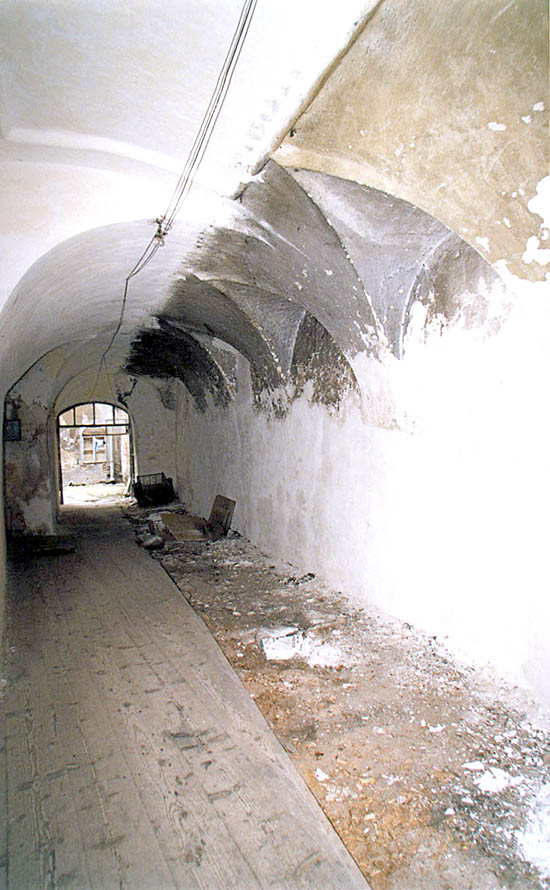 Široká no. 75, vaults in the entrance hall