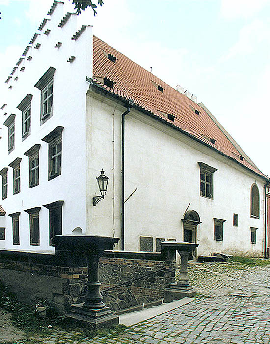 Horní Nr. 159, Kaplanhaus, Ansicht von der Kirche St. Veit