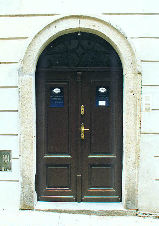 Radniční no. 23, entrance portal