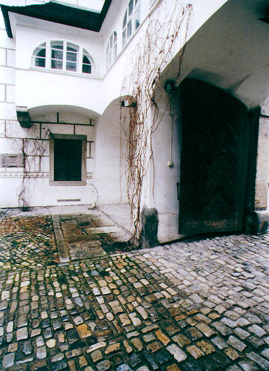 Široká no's.  70 and 71, courtyard