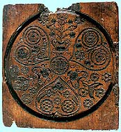 Kruhová ornamentální forma na perník z r. 1656, sbírkový fond Okresního vlastivědného muzea Český Krumlov 