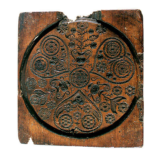 Kruhová ornamentální forma na perník z r. 1656, sbírkový fond Okresního vlastivědného muzea Český Krumlov