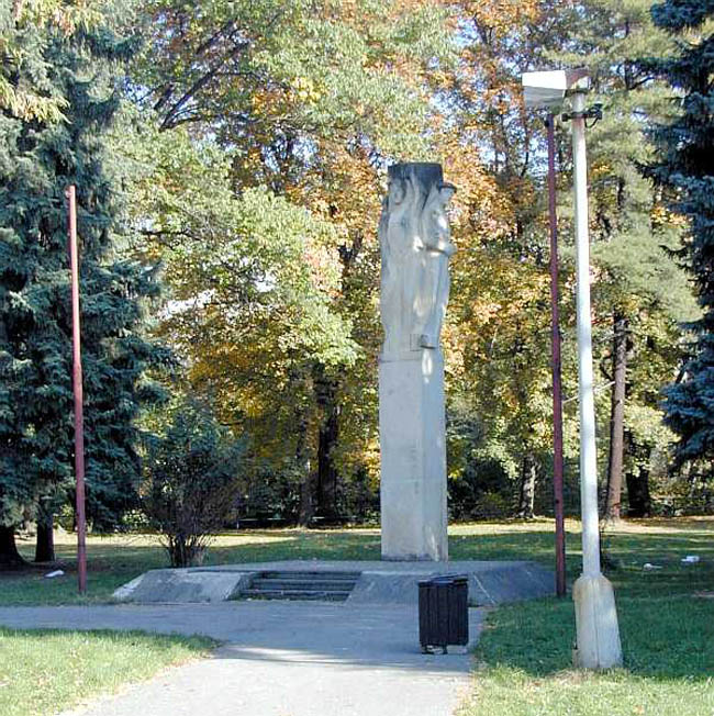 Memorial of victorial fights with fascism in municipal park , 1999, photo: J.Olšan 