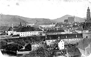 Ansicht des Komplexes der Gebäude des ehemaligen Klarissinnenklosters und der anliegenden Gärten, um 1870, Staatliches Bezirksarchiv, Foto: J. Pollak 