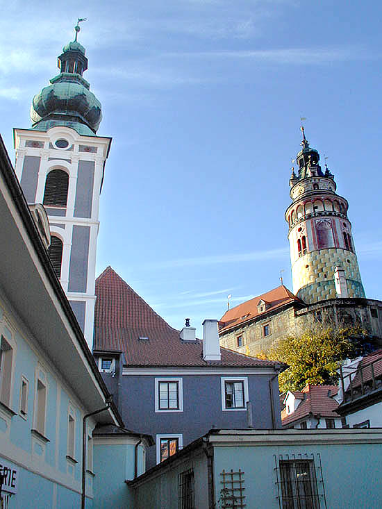 Město Český Krumlov, zámecká vež a věž bývalého kostela sv. Jošta, foto: Lubor Mrázek