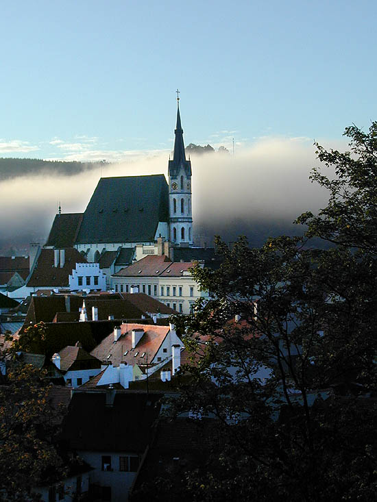 Český Krumlov, St. Vitus church in the morning mist