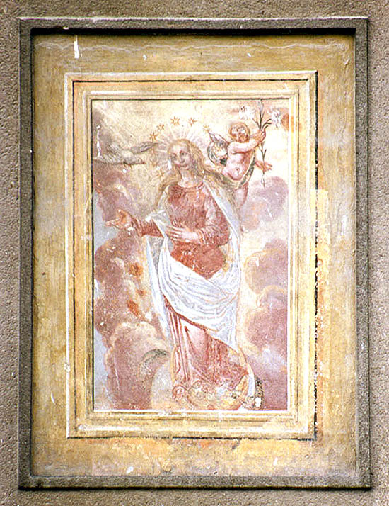 Široká no.  75, frescos on the facade