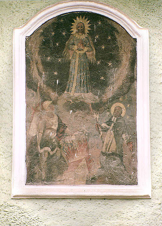 Parkán no.  107, frescos on the facade