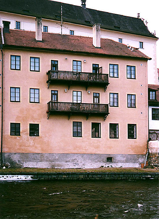 Parkán č. p. 119, pohled od řeky Vltavy