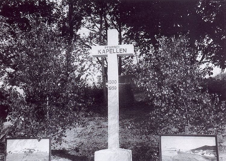 Minulost má zůstat vzpomínkou. Požehnání Kříže 19. 6. 1992, zdroj: Erinnerung an Kapellen im Böhmerwald, Hubert Hehenberger, 1998