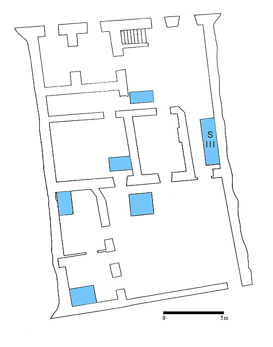 The ground-plan of house No.23 in Pivovarská Street with archaeological probing marks. Drawing: Michal Ernée.