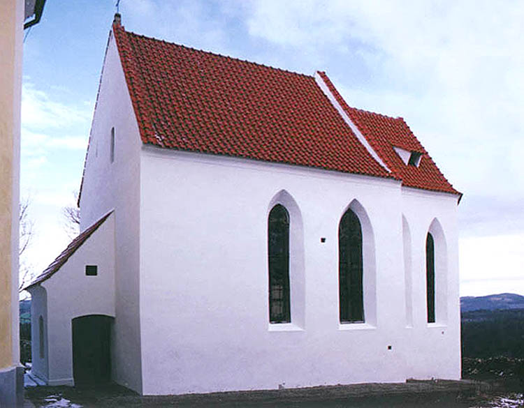 Svéráz, Kirche mit der gotischen Kapelle