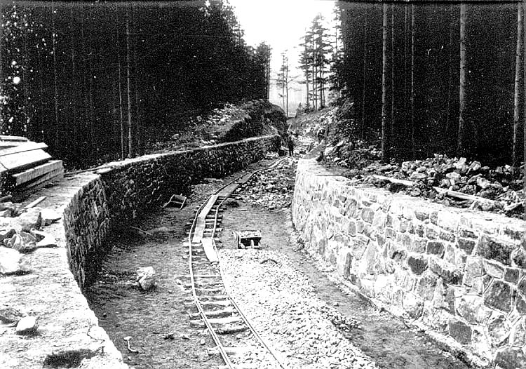 Bau des Elektrizitätswerks in Vyšší Brod, ein historisches Foto